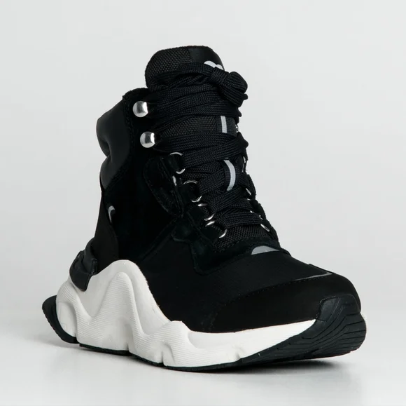 SOREL Kinetic RNEGD Conquest Waterproof Sneaker Black/White Size 9 - Picture 2 of 13